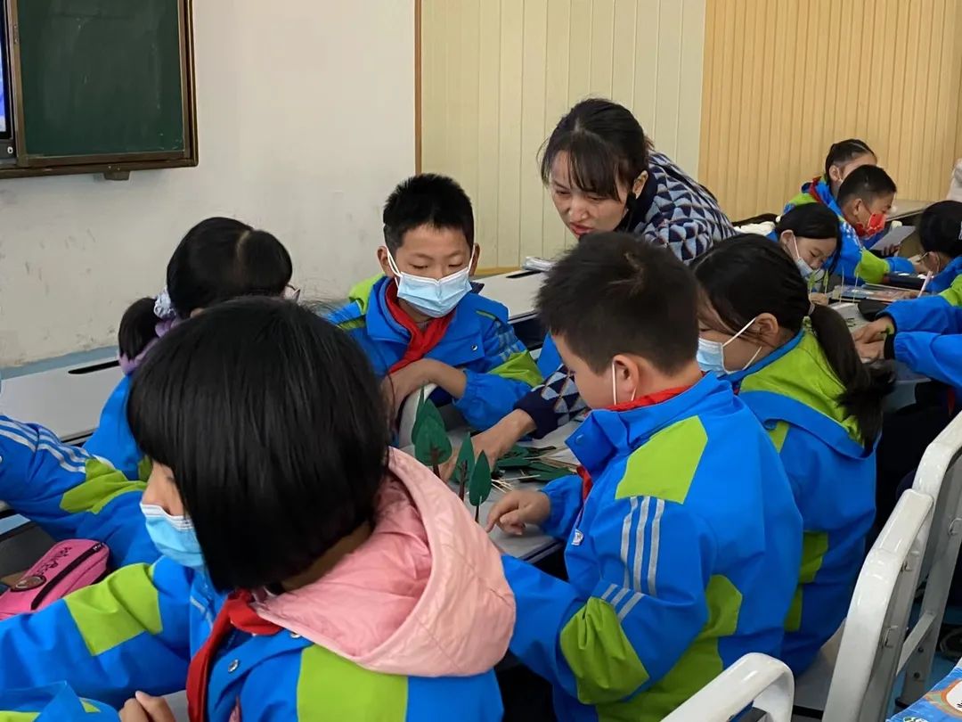 信阳市第一实验小学最美教师杨丹