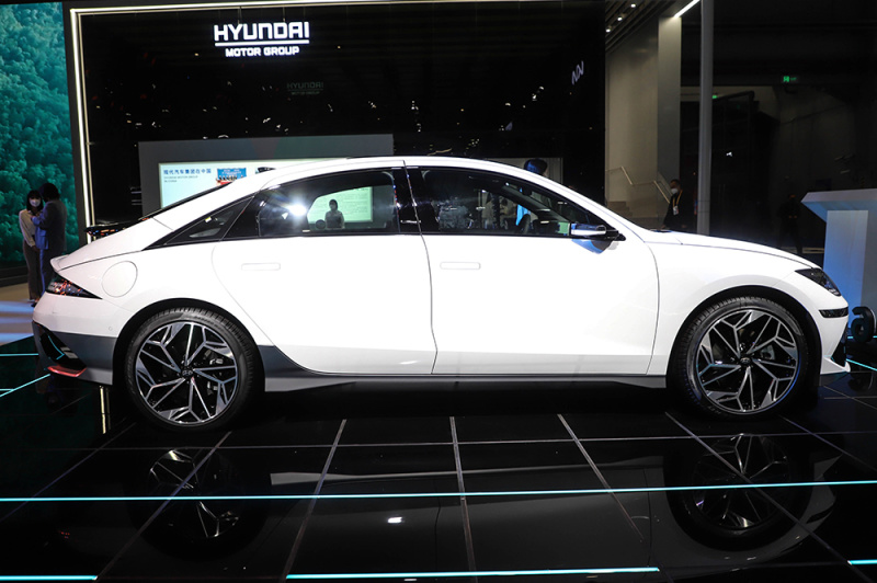 2022进博会:实拍现代艾尼氪6 优雅与科技并存