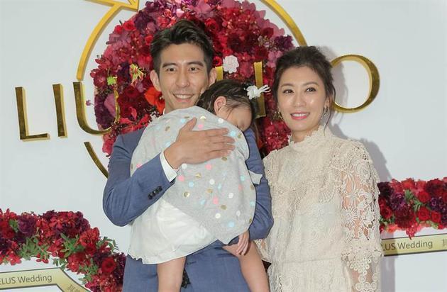 黄磊和贾静雯?网友:我的眼睛被辣到了