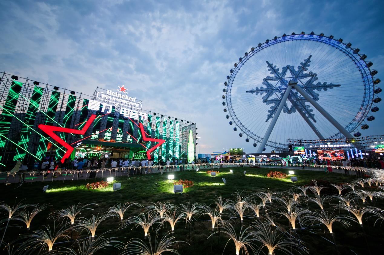 转战室内大棚更"嗨啤"!周末哈尔滨市民爱到啤酒节消夏纳凉