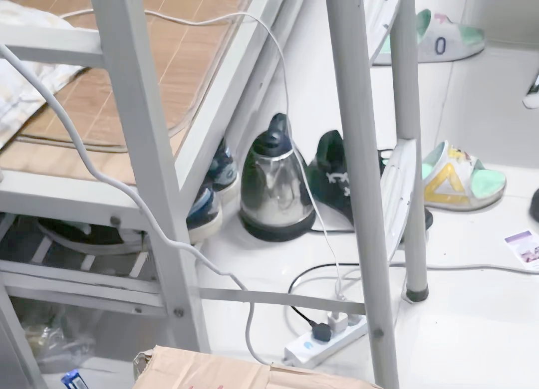 学生宿舍使用违规电器的多重原因及防范措施