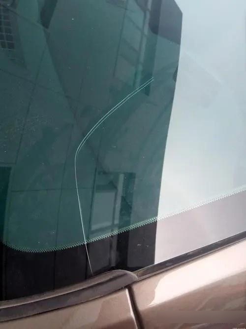 汽车玻璃出现划痕该怎么修复?