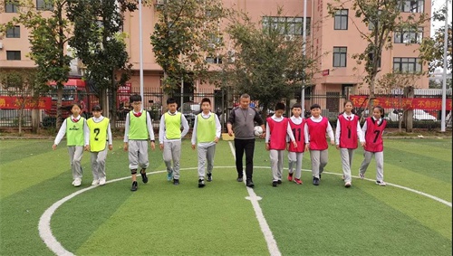 温州滨海学校:阳光足球 快乐滨海