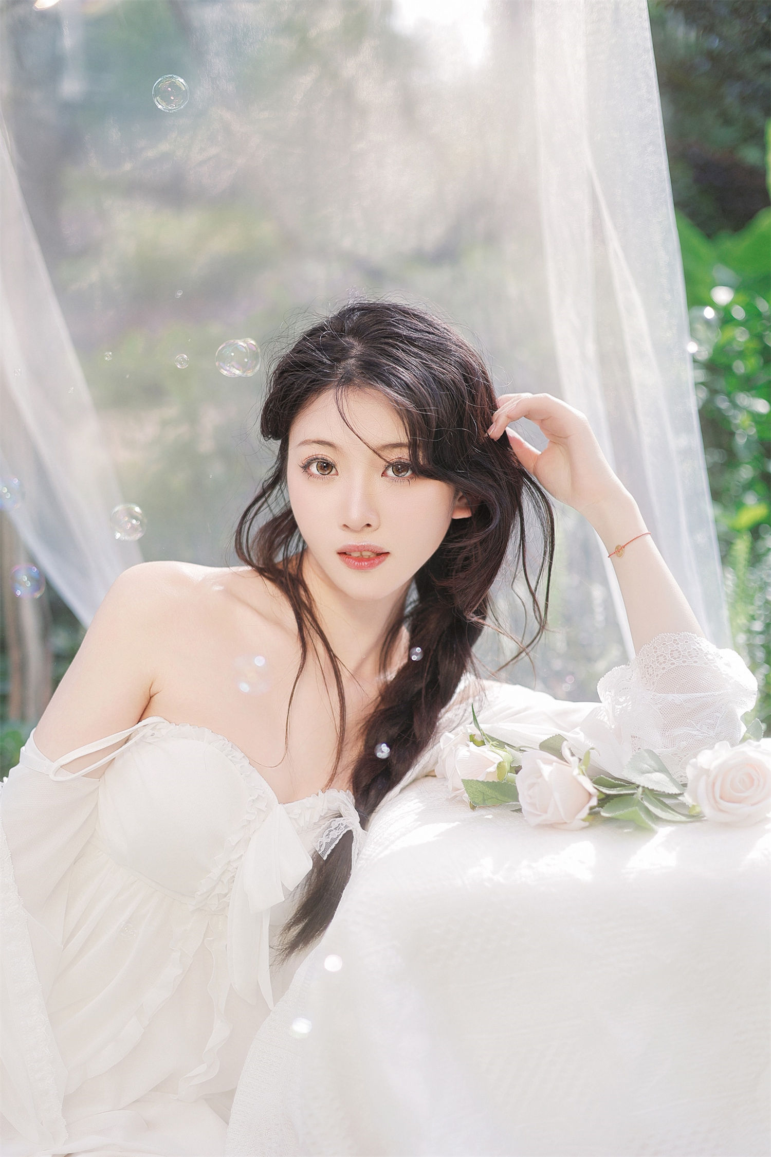 美女写真:轻熟美女白纱睡裙纯欲风美拍,绝美容颜如夏花般绚烂