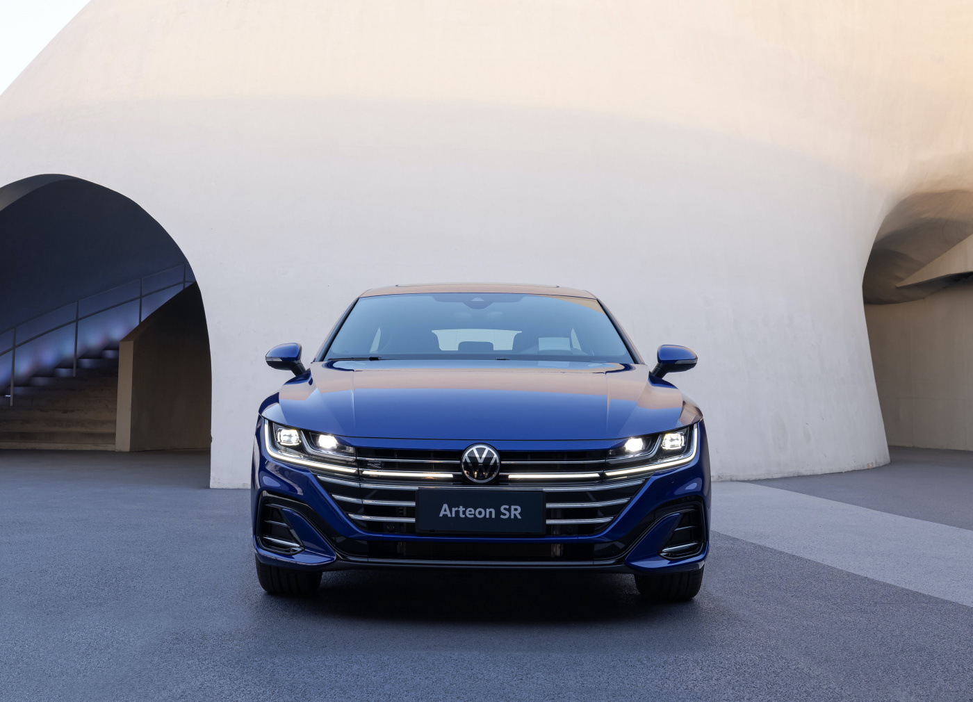 新车|大众arteon sr正式上市,造型设计更激进,售价34.80万元