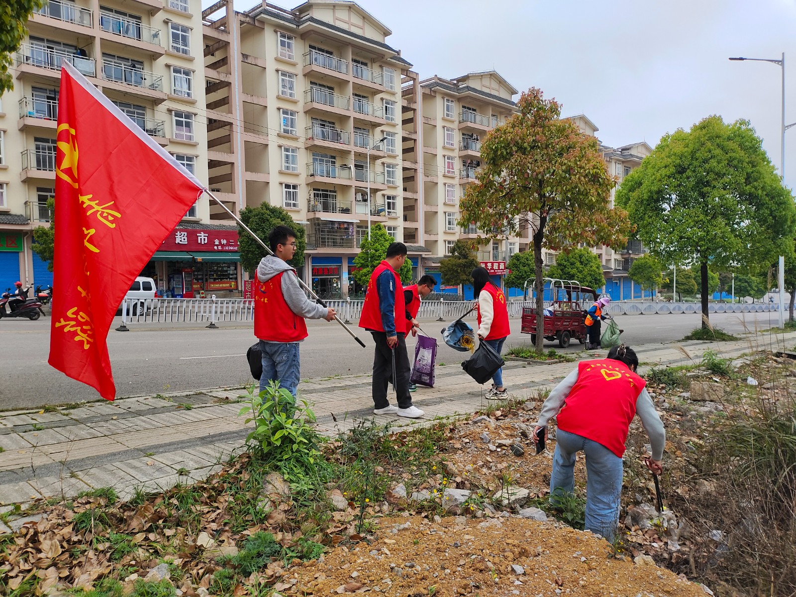 丹寨县金泉街道:爱国卫生活动 扮靓美丽家园