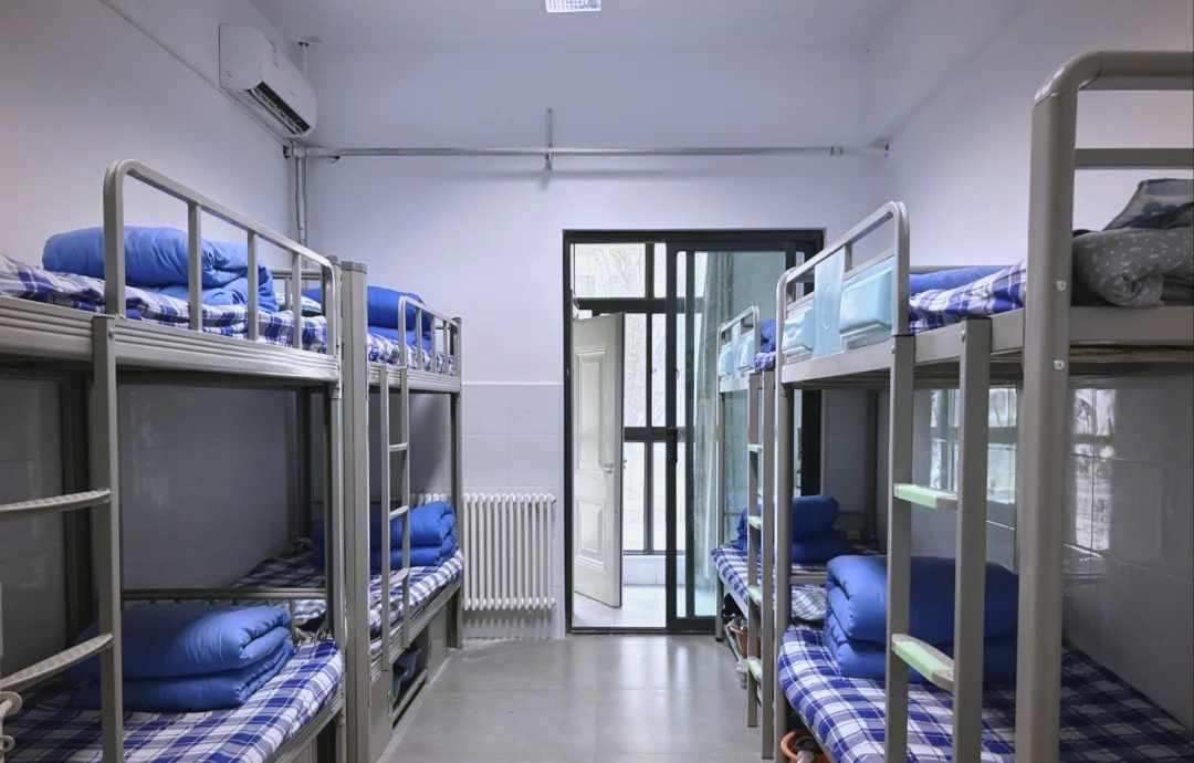 鹤壁市外国语中学新校区的绿色学习之旅