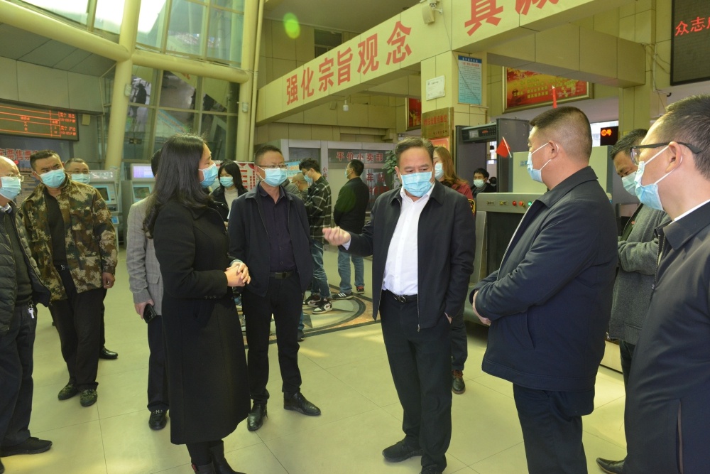 向贵瑜在冕宁调研当前重点工作