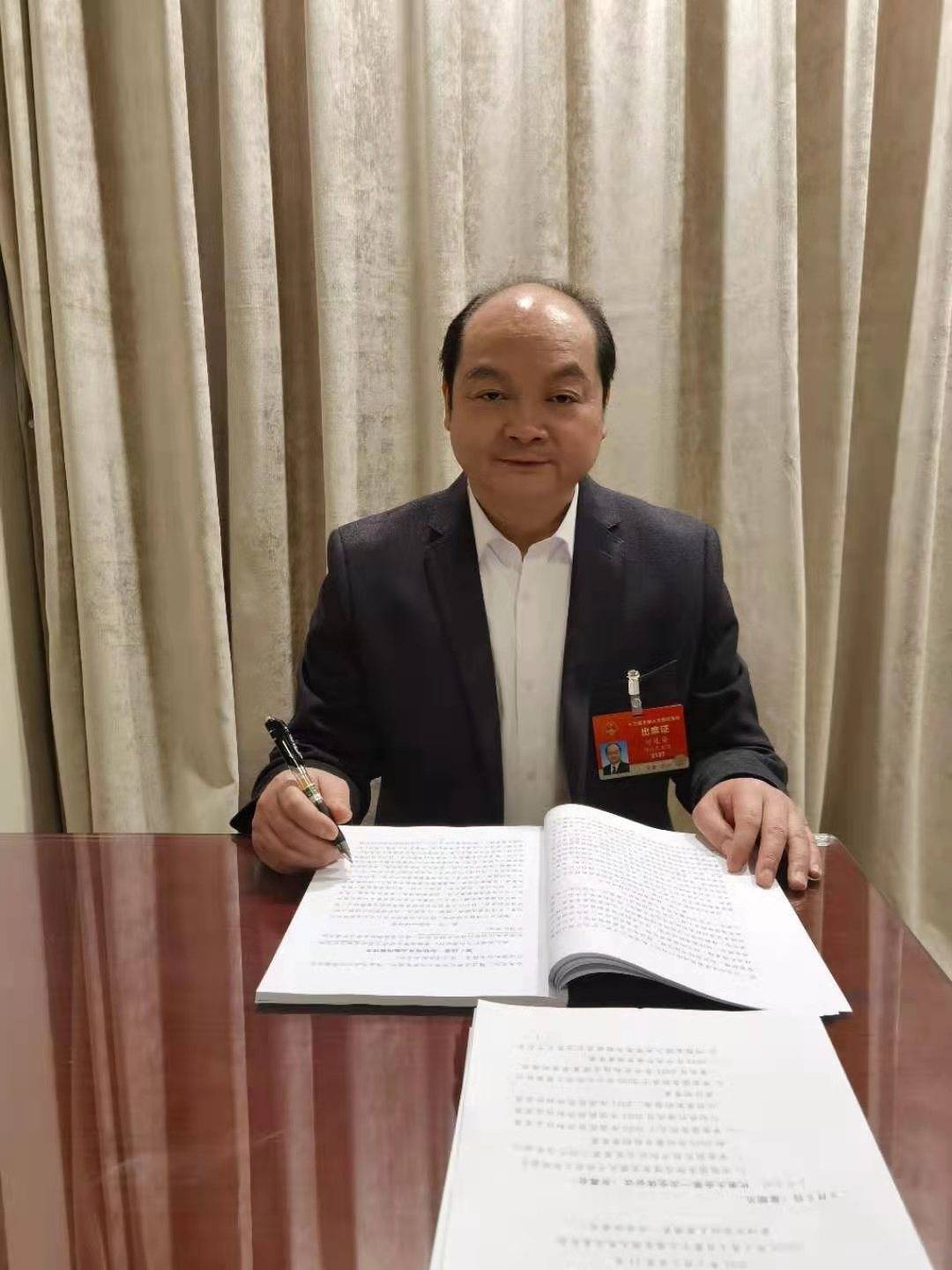 全国人大代表刘廷安:川渝天然气资源富集,建议试点推动天然气体制改革