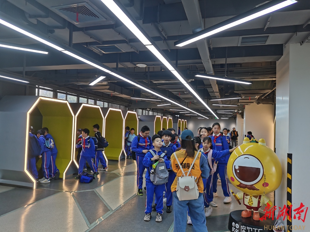 砂子塘新世界小学:党报研学,打开新世界的大门