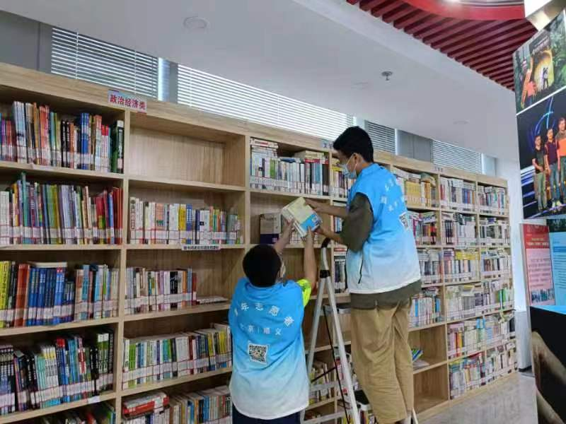 南法信镇小小图书管理员活动助力孩子健康成长