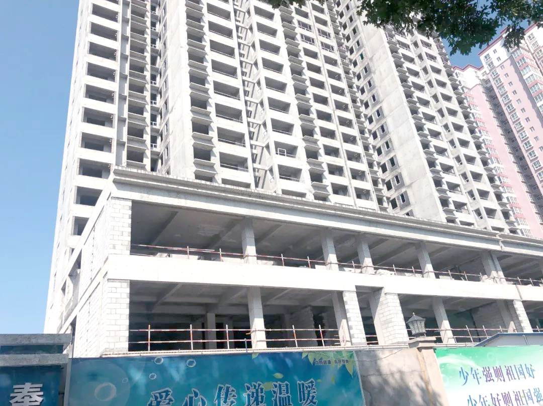 购房者张女士在2018年9月下旬看中了"枫叶林居"的一套111