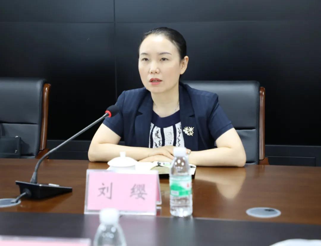 刘缨带队到市疫情防控指挥部调研督导