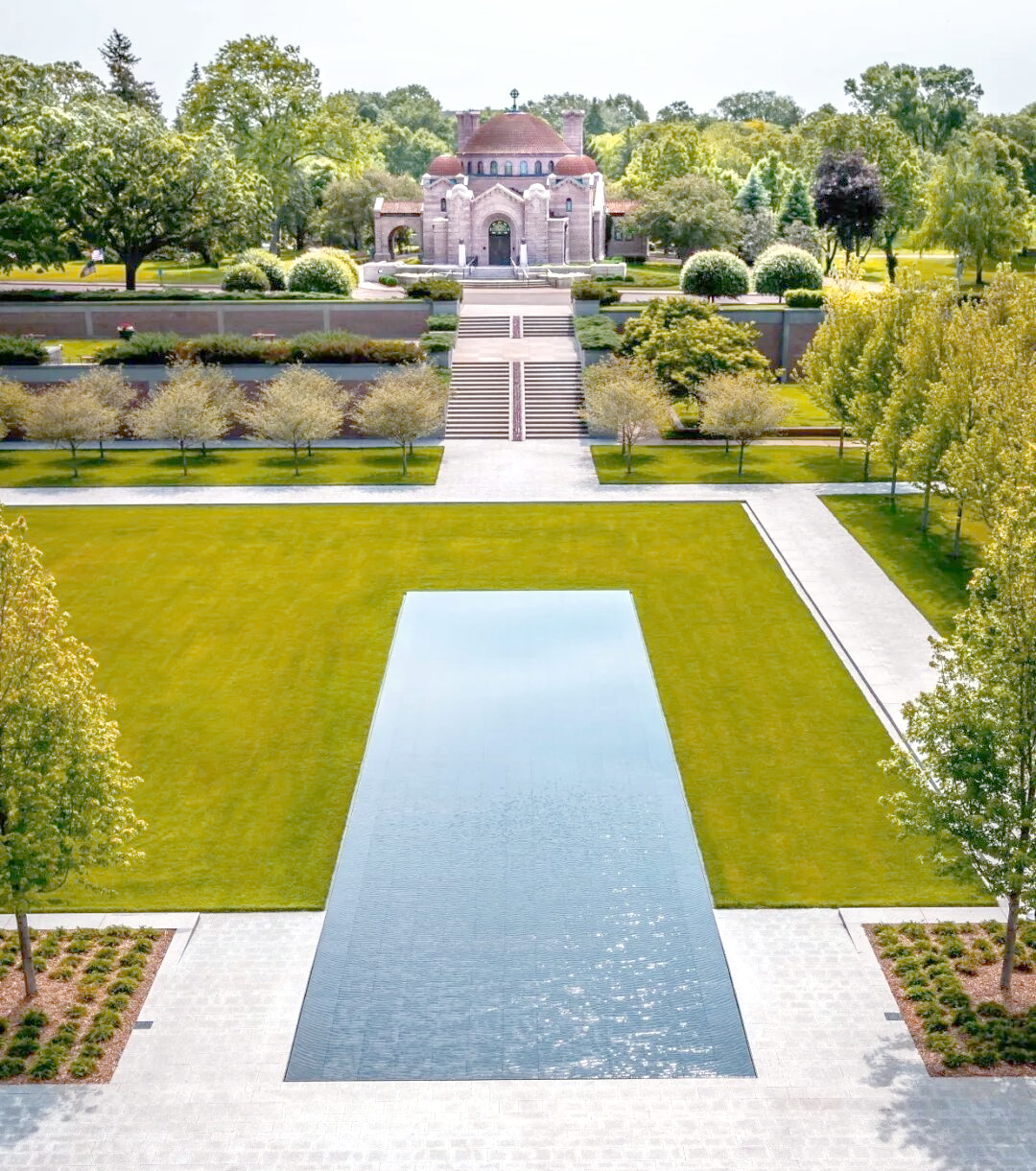 景观设计中的极简主义与自然主义碰撞