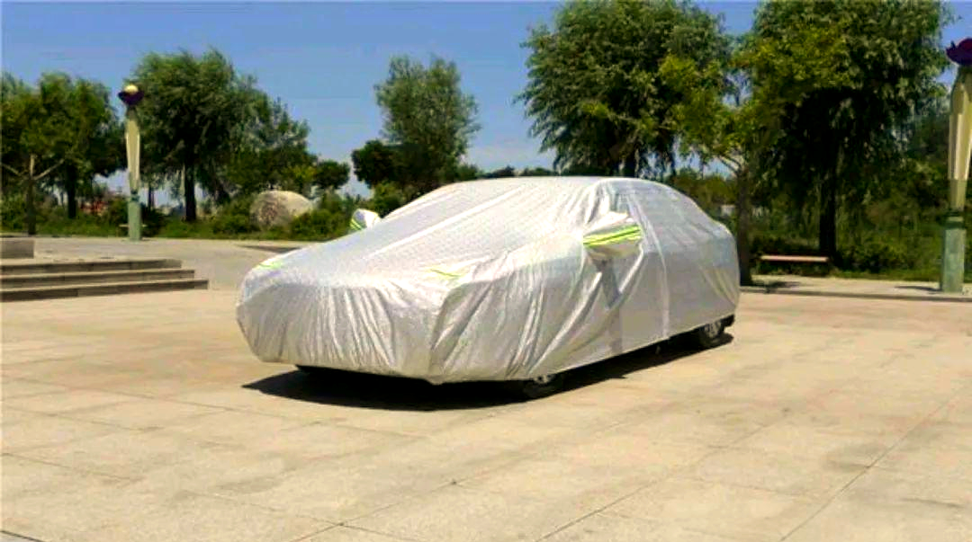 汽车在烈日下暴晒,车内温度飙升如何应对?老司机传授实用降温技巧