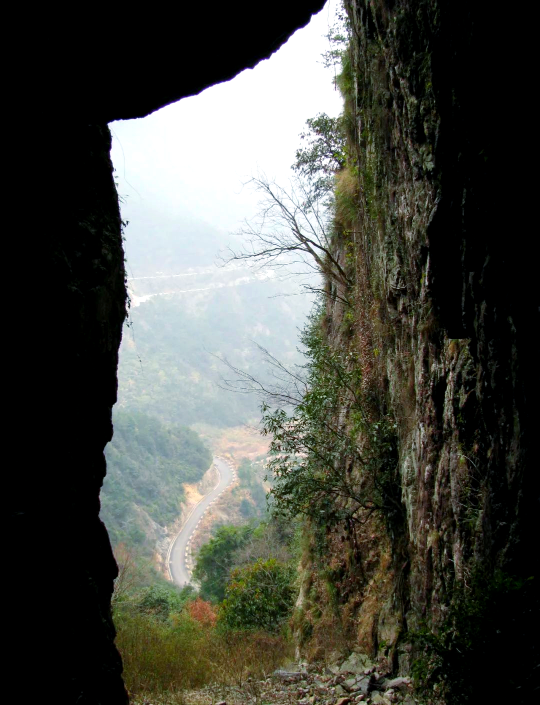 探秘梁皇山:自然奇观与传说故事交汇