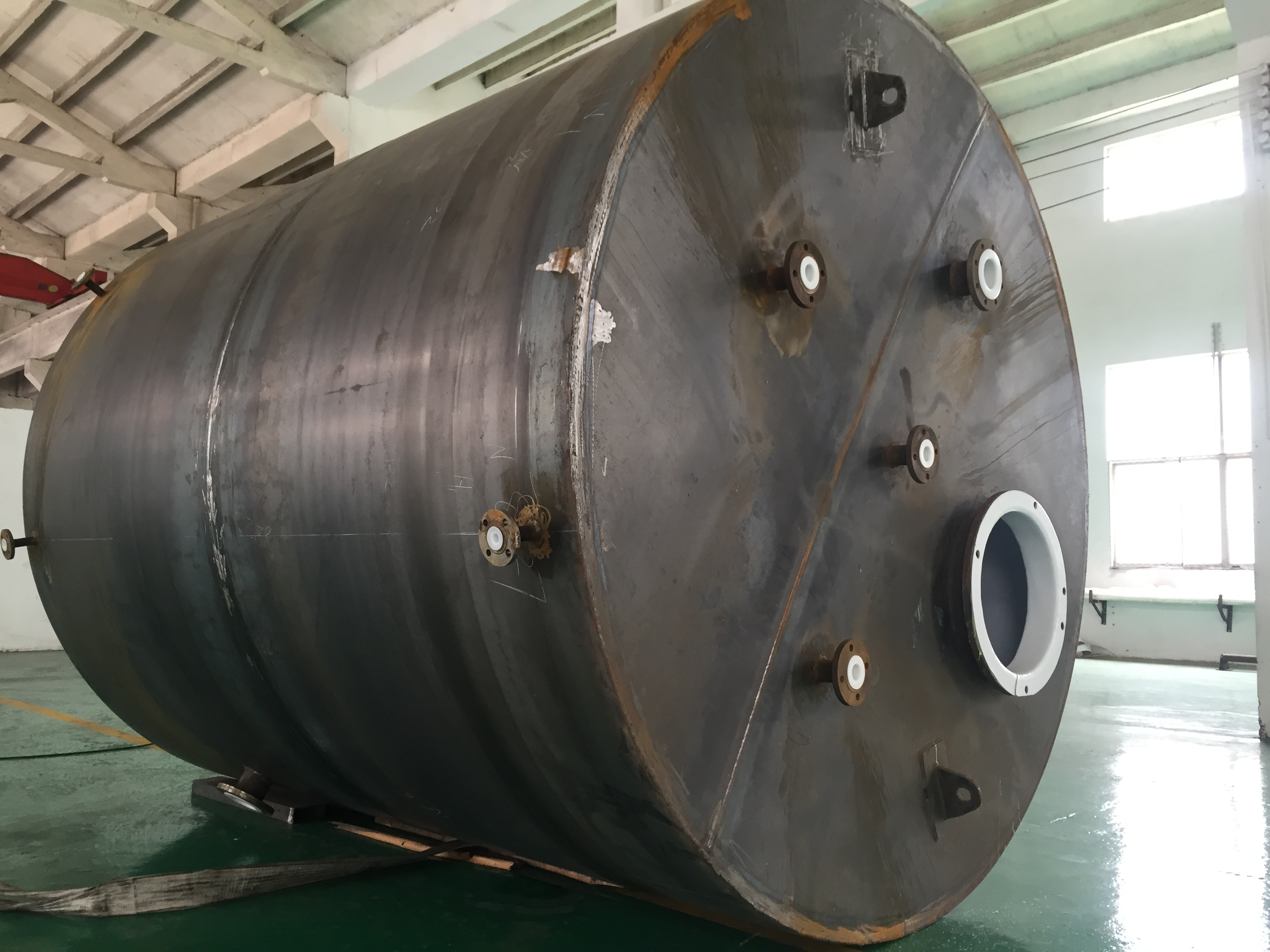 钢衬四氟储罐比搪瓷罐的优势在哪里