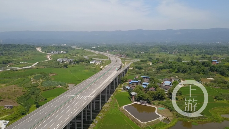 通车在即!途经四个区 渝长高速公路扩能项目通过交工验收