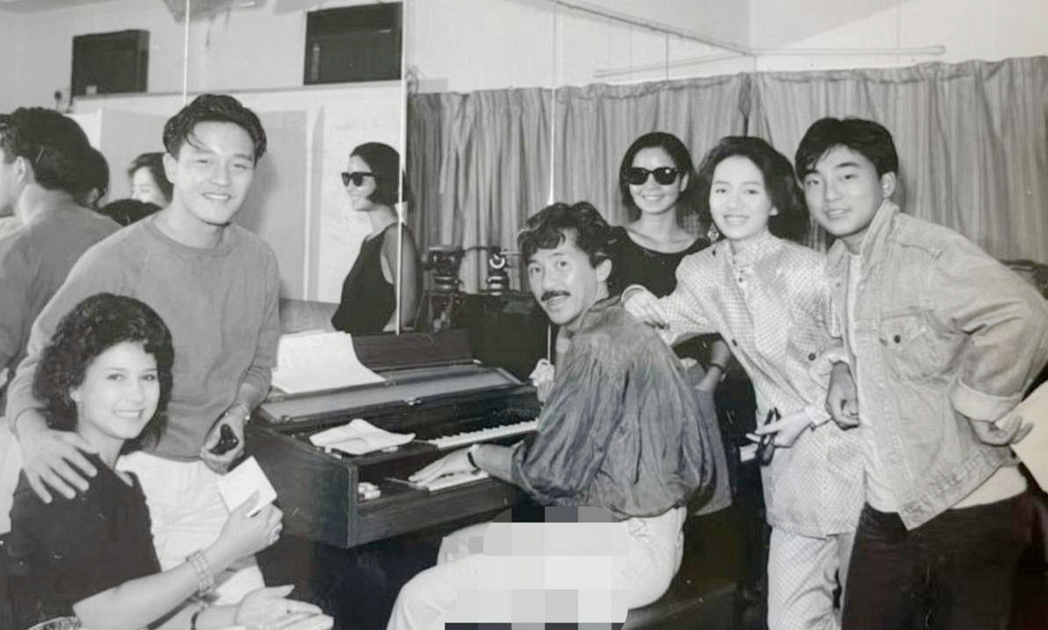 张国荣与邓丽君合影!