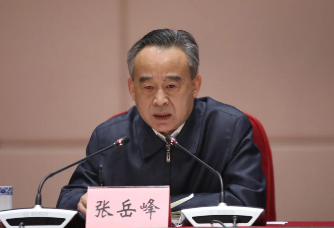 张岳峰主持召开市疫情防控应急综合指挥部会商会议