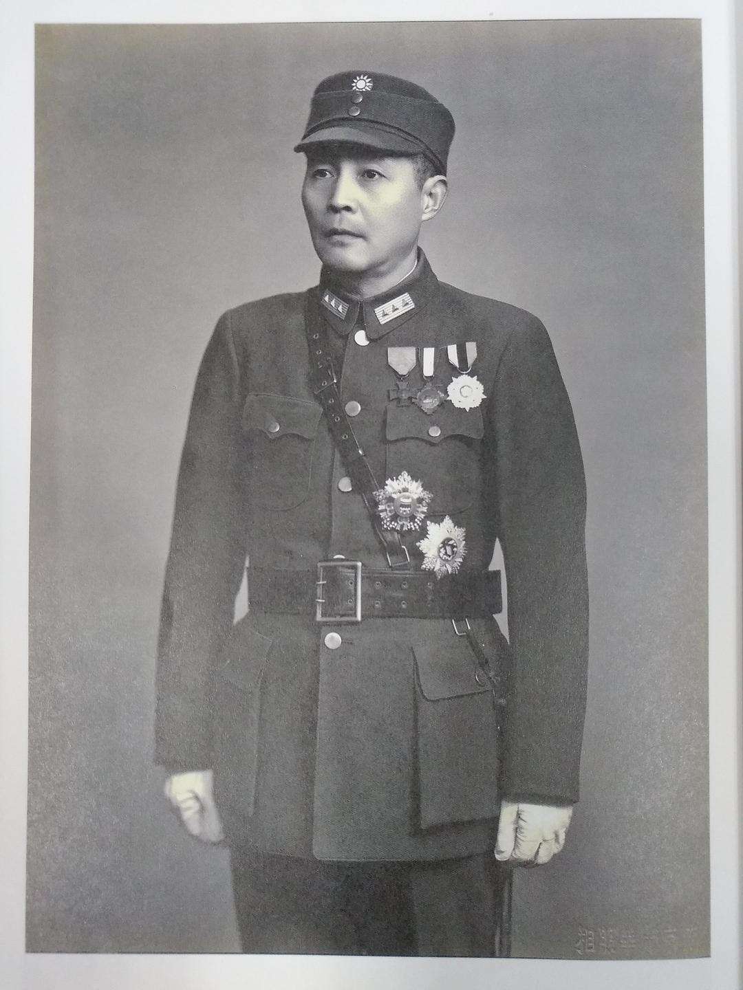 俞济时相当于清朝的领侍卫内大臣,刘峙类似于九门提督?