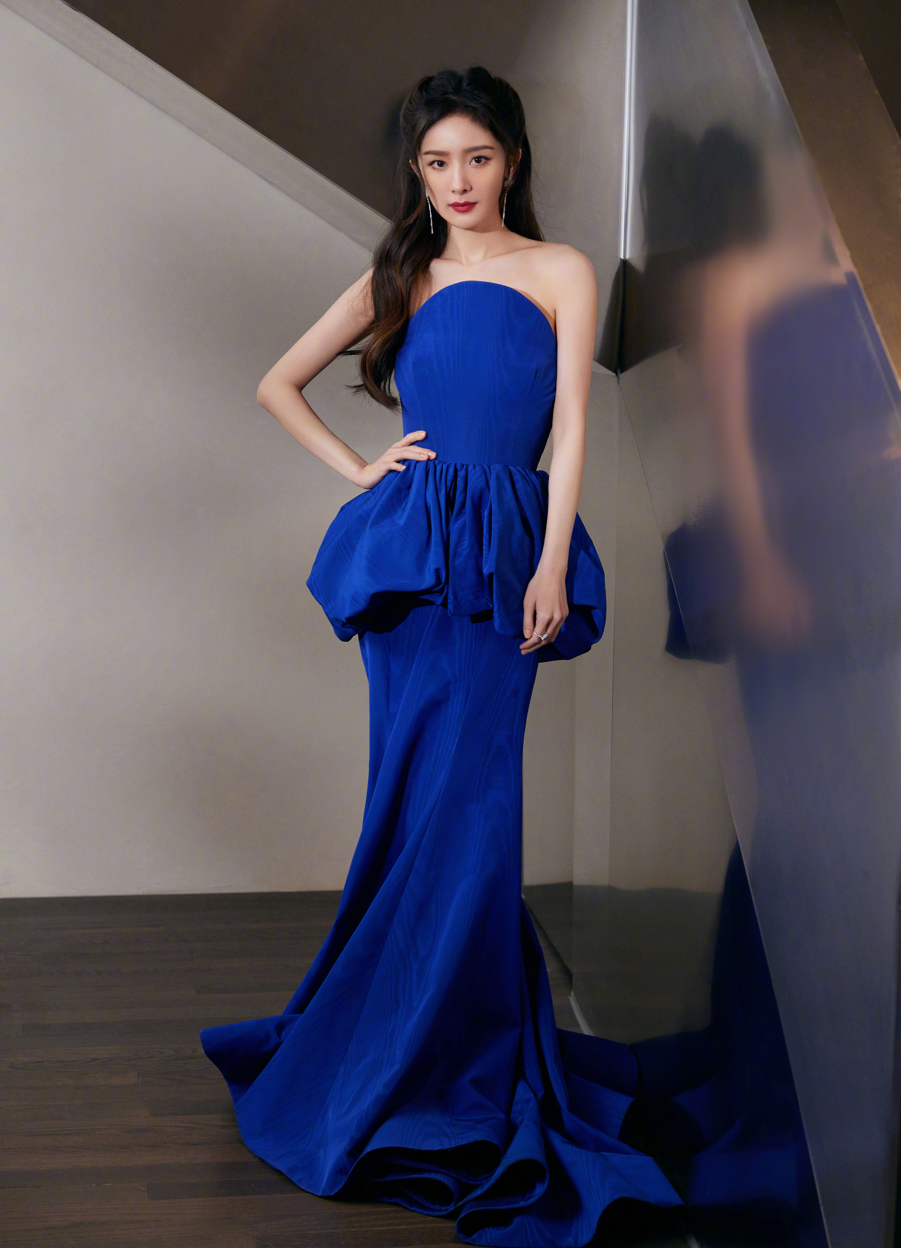 时尚带货女王杨幂,绚丽舞台,蓝色经典