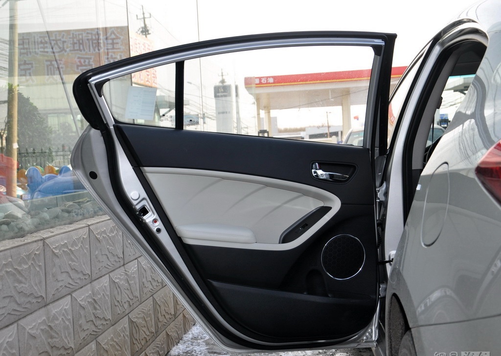 Left door glass for HOWO truck