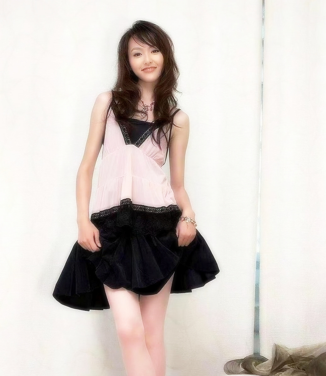 唐嫣早年照片尽显青春气息.她的容貌和身材堪比模特.