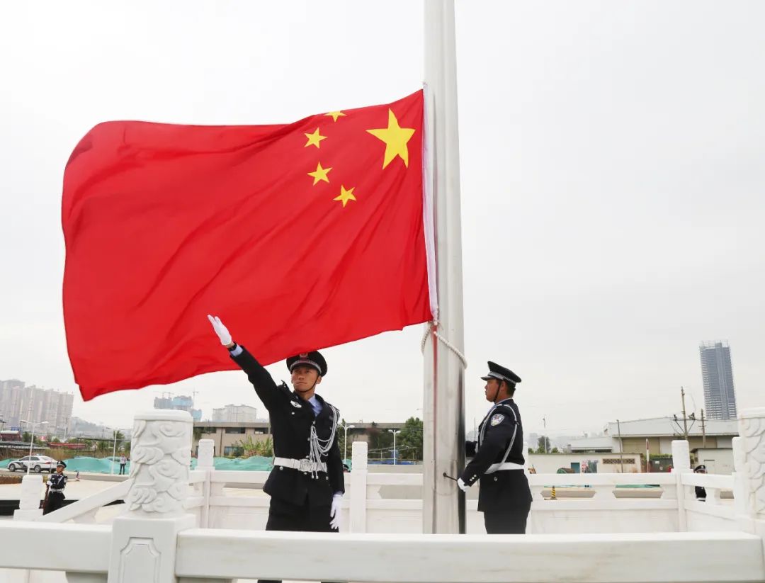 全市第一支公安国旗护卫队伍五华公安国旗班的故事