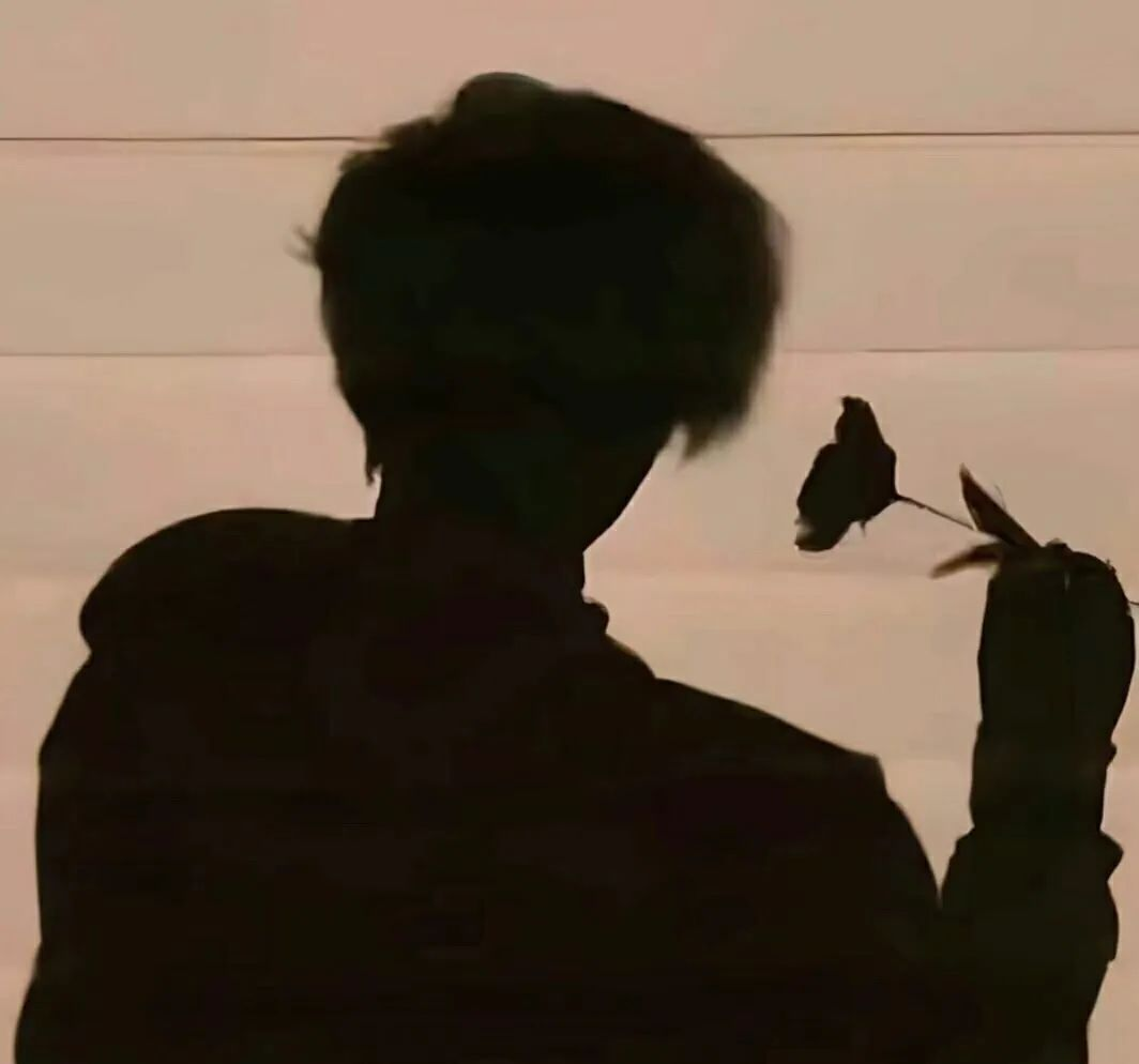 多款2024年最新孤独感头像,展现男性独特魅力