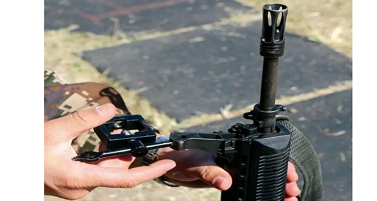 95自动步枪校枪偏左怎么拧