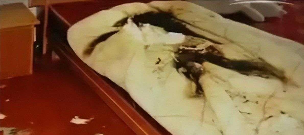 南京饿死女童案,俩幼女锁房间月余致双双饿死,发现时已成干尸!