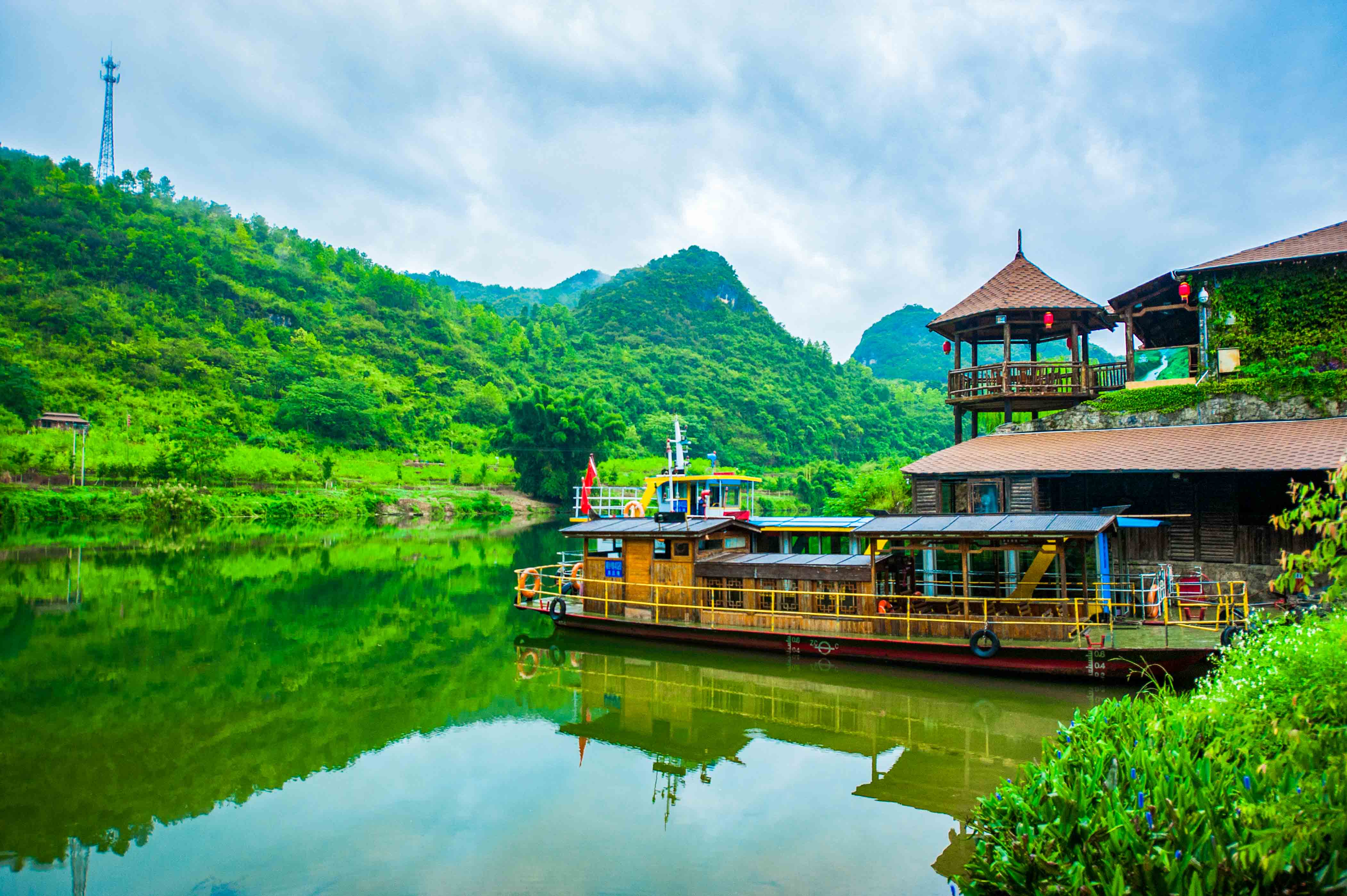 广东的小三峡,有清幽的山水风光,快来感受原始森林的静谧和神秘