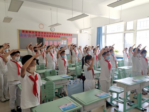 北京小学长阳分校开学第一课:创友善校园 做文明学生
