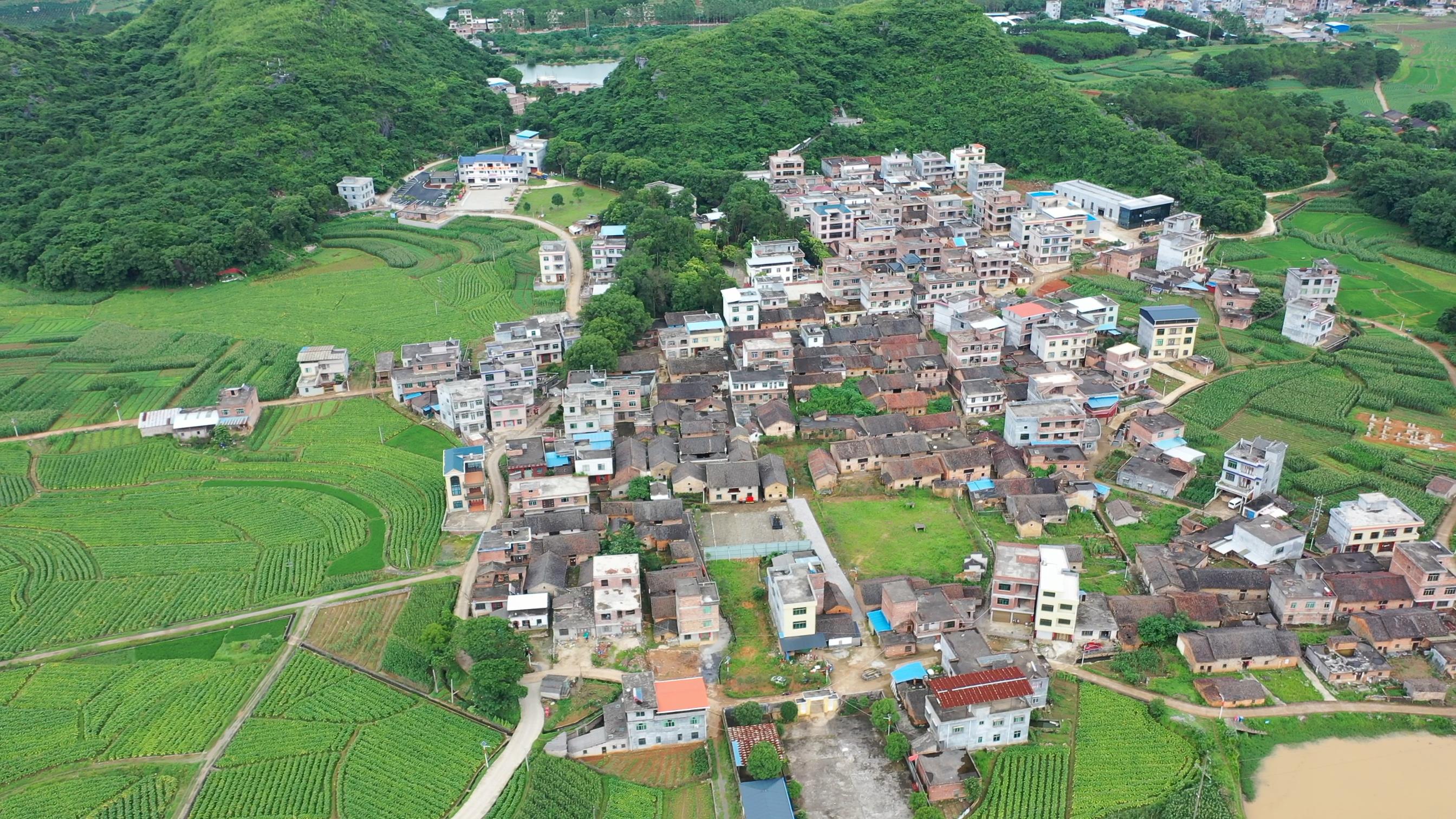 江华大石桥乡鹧鸪塘村,白芒营镇秦岩村,大圩镇宝镜村获得"