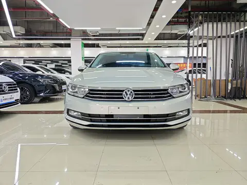9万预算圆梦b级车,2019款大众迈腾,香槟金真的优雅吗?