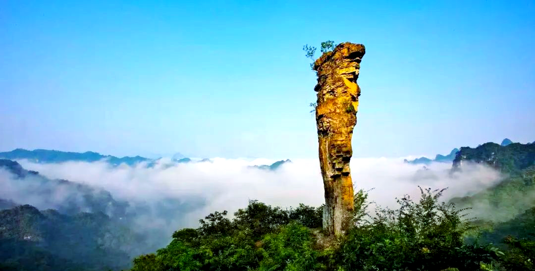 —贵州施秉云台山占地广阔,拥有独特的白云岩喀斯特