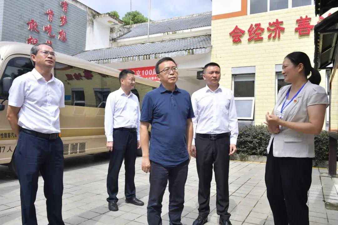 蒲发友调研大兴镇工作