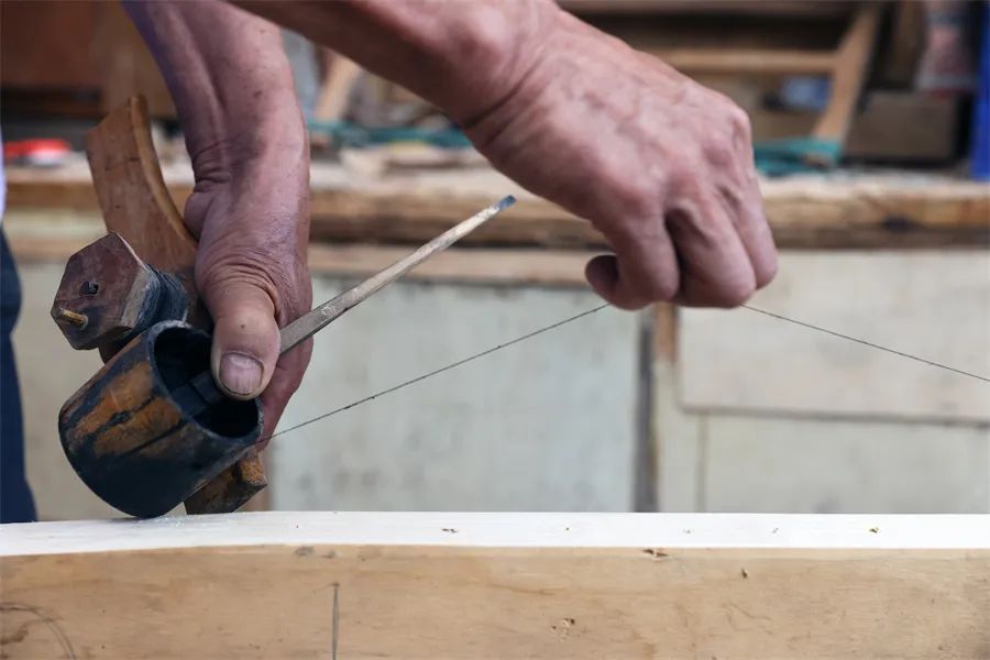 老木匠的极致浪漫:"复兴"一座城