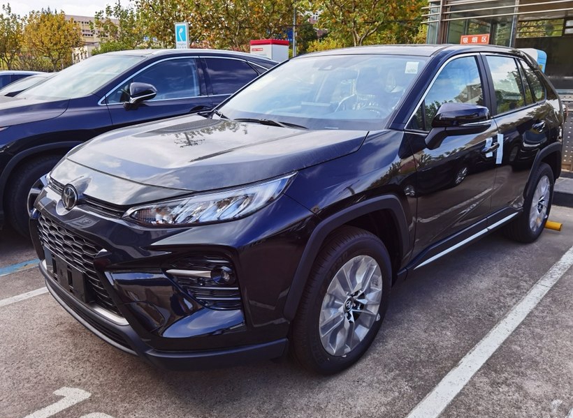 又一“中国特供车”火了，3套四驱同级罕见，油耗4.6L