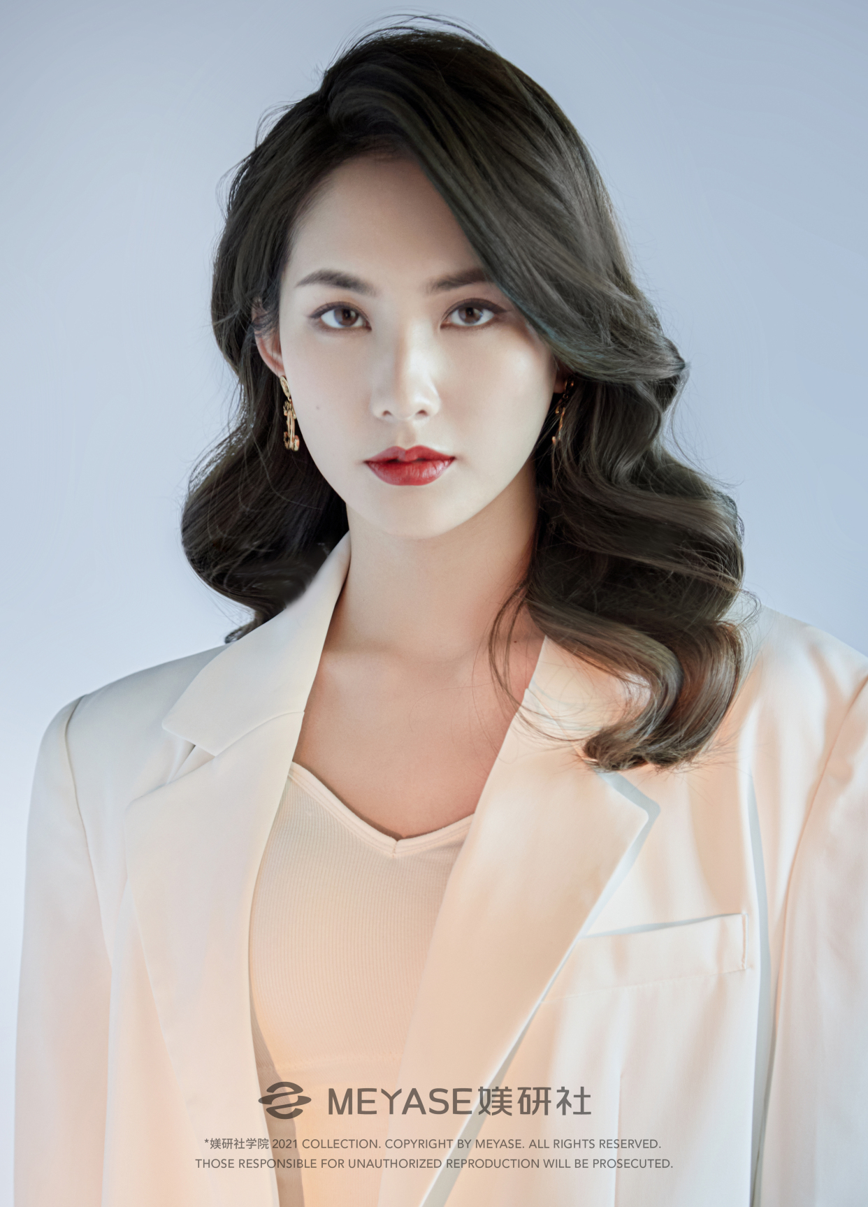 meyase|职业妆(长发波浪卷)写真