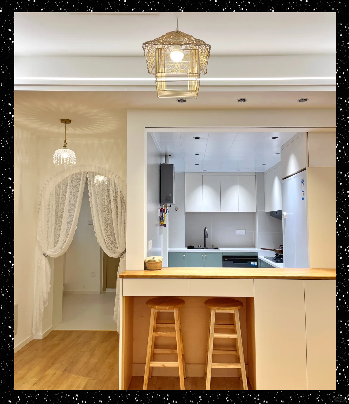 折叠门与卷帘:上海厨房的创新选择