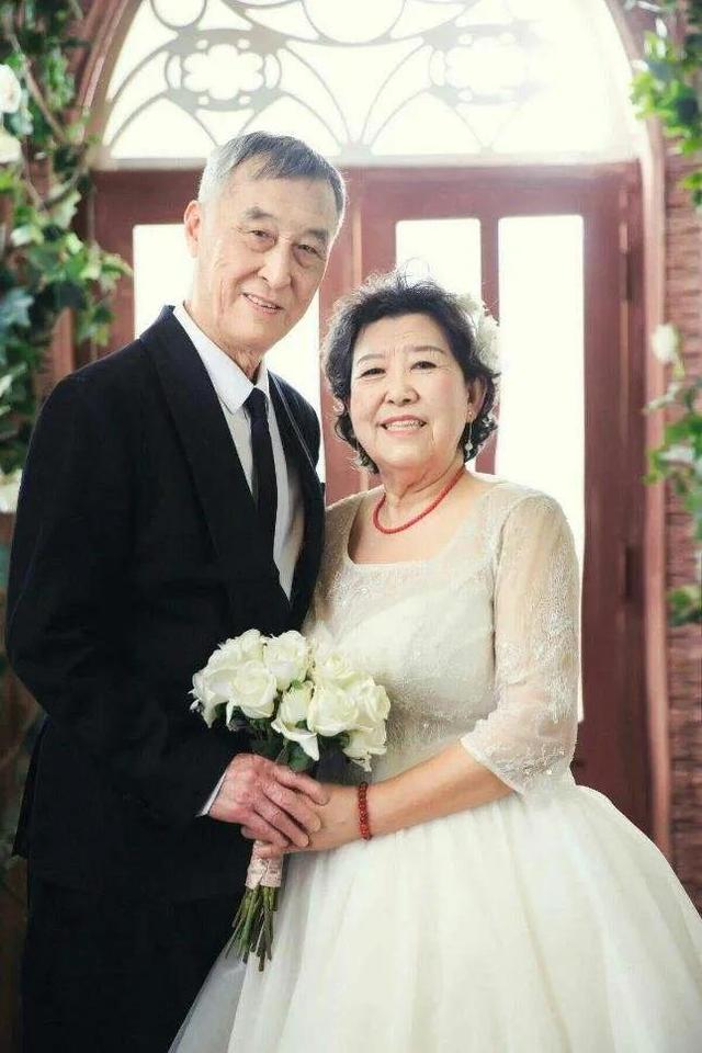 老人征婚找老伴图片