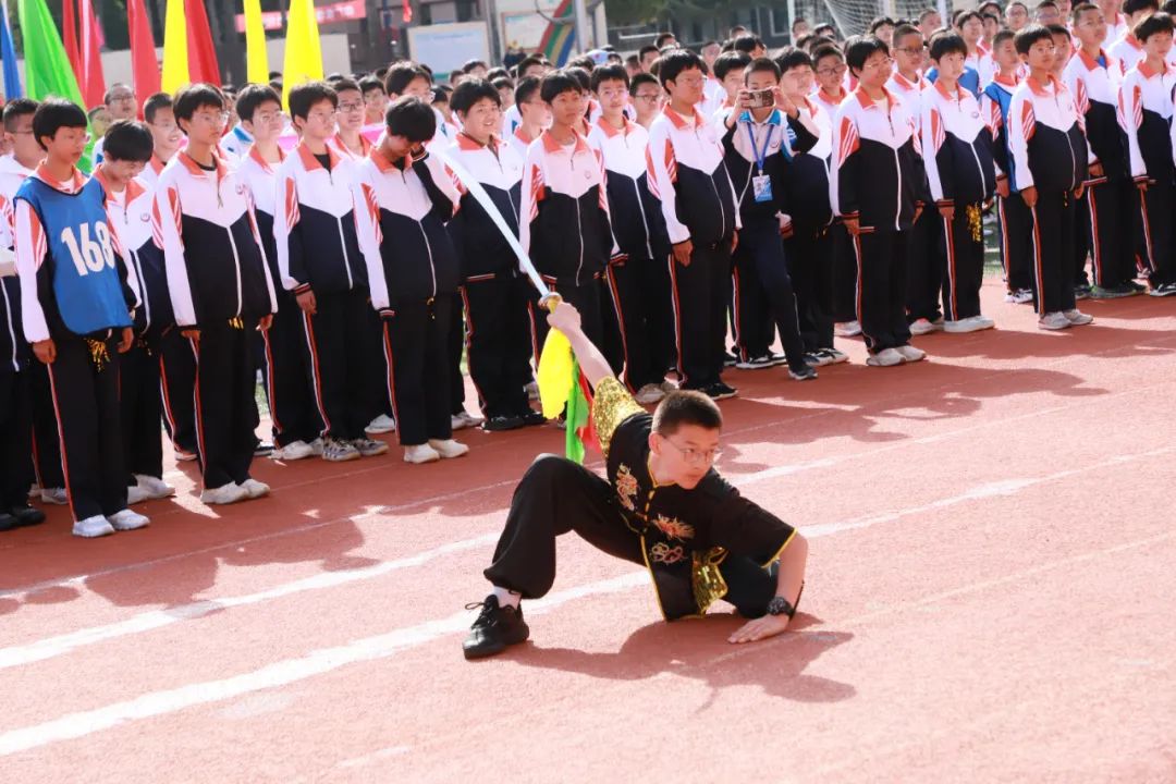 东胜区伊克昭中学图片