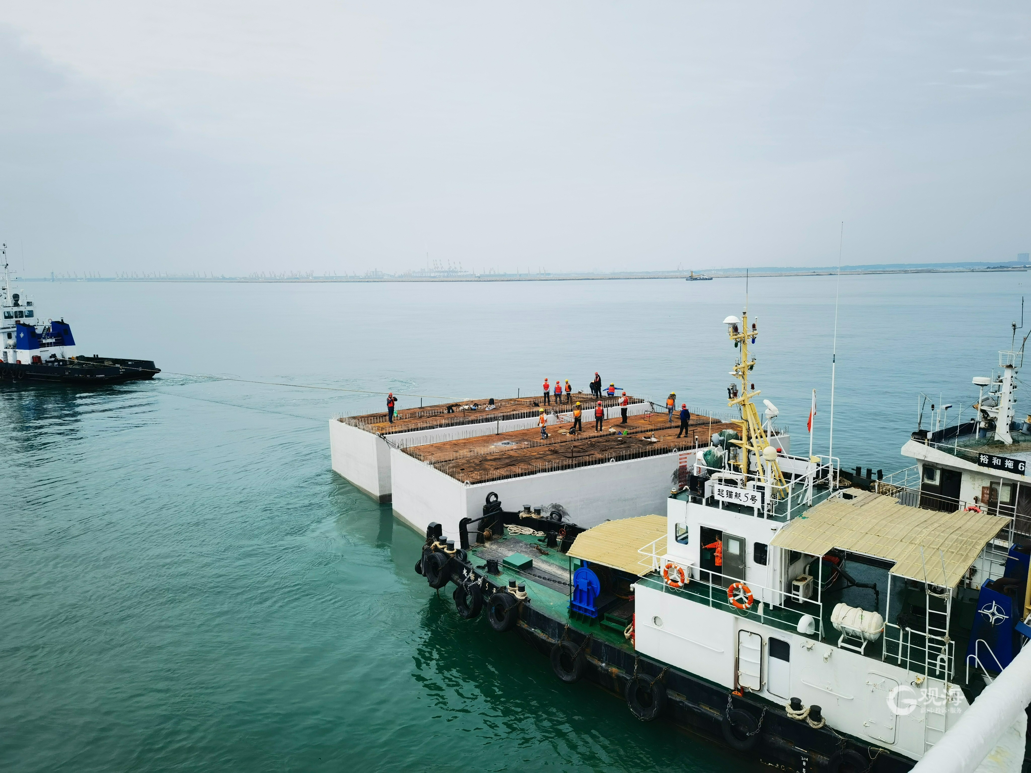 完成这一重要节点!董家口港区胡家山作业区防波堤项目有新进展