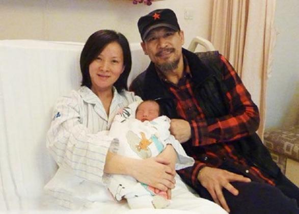 著名演员谢兰:父母都是聋哑人,嫁大11岁丈夫,39岁才当上妈