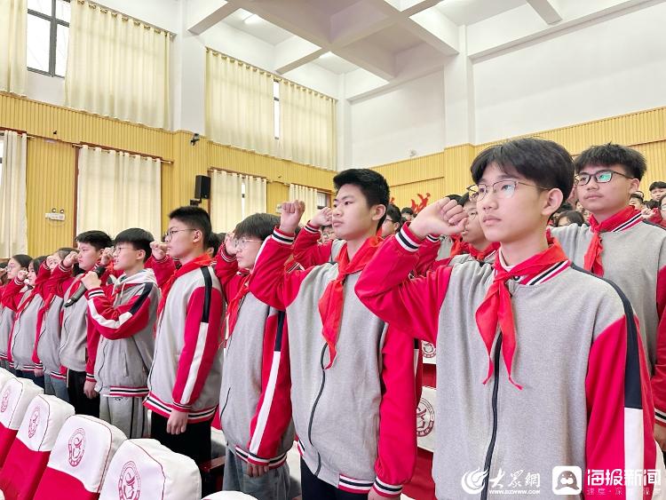 嘉祥县祥城中学开展"防范校园欺凌·法治护航成长"法治报告会