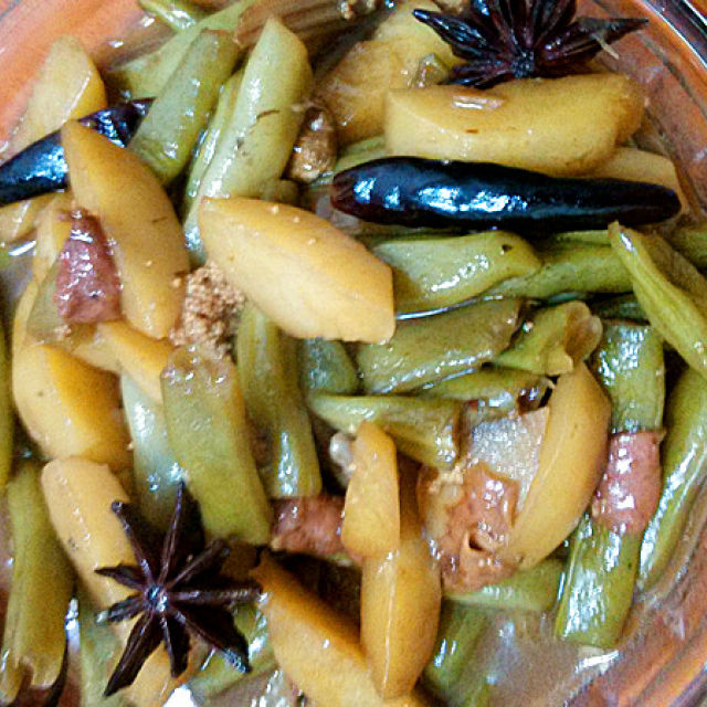 鱼锅卷子一锅鲜,肉质鲜嫩入味,端上桌都抢着吃