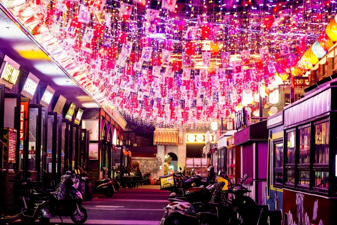 「实拍」南大街,又一个国潮夜市!颜值逆天!