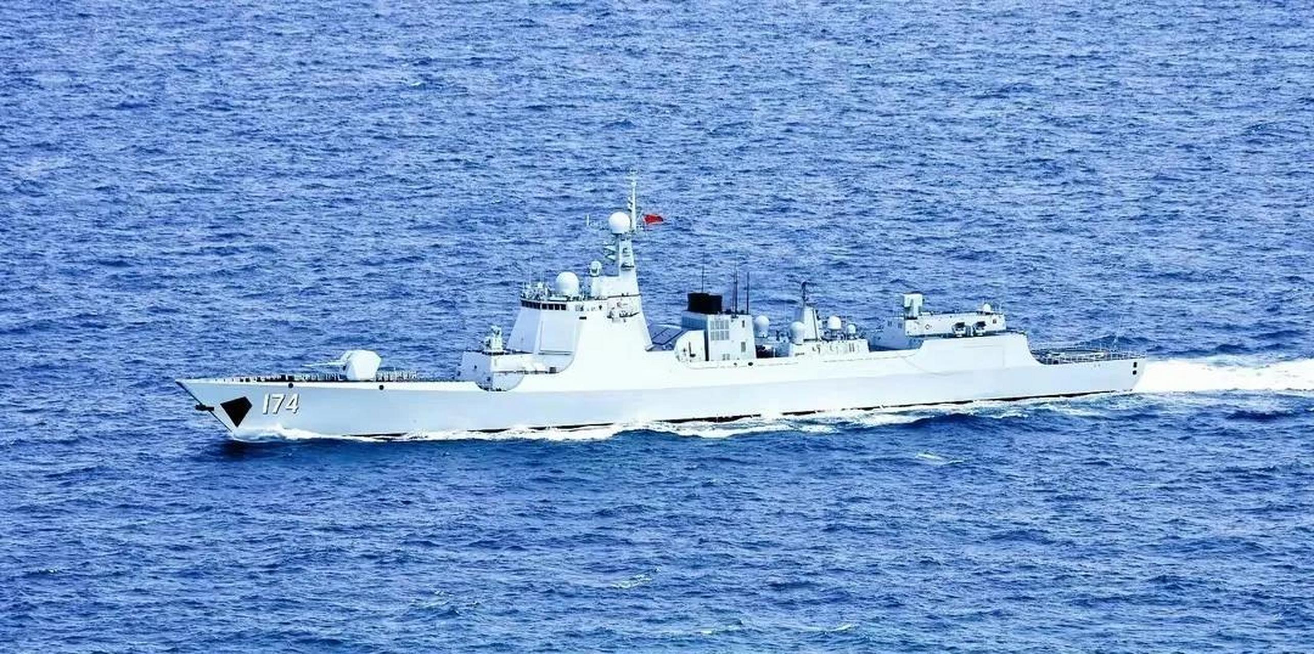 强烈建议:中国海军长期派一艘驱逐舰一艘护卫舰在台湾以东战备值班,每